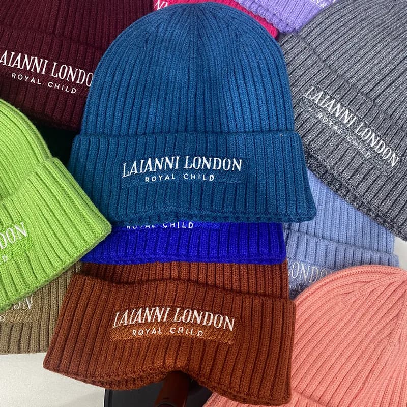 Adjustable snapback closure